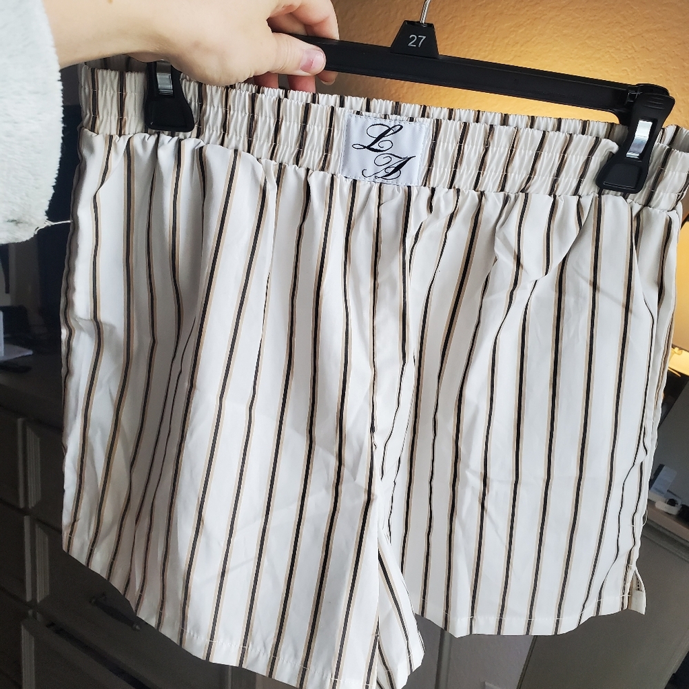 Forever 21 Boxer Style shorts, with LA on front, size M, NWT